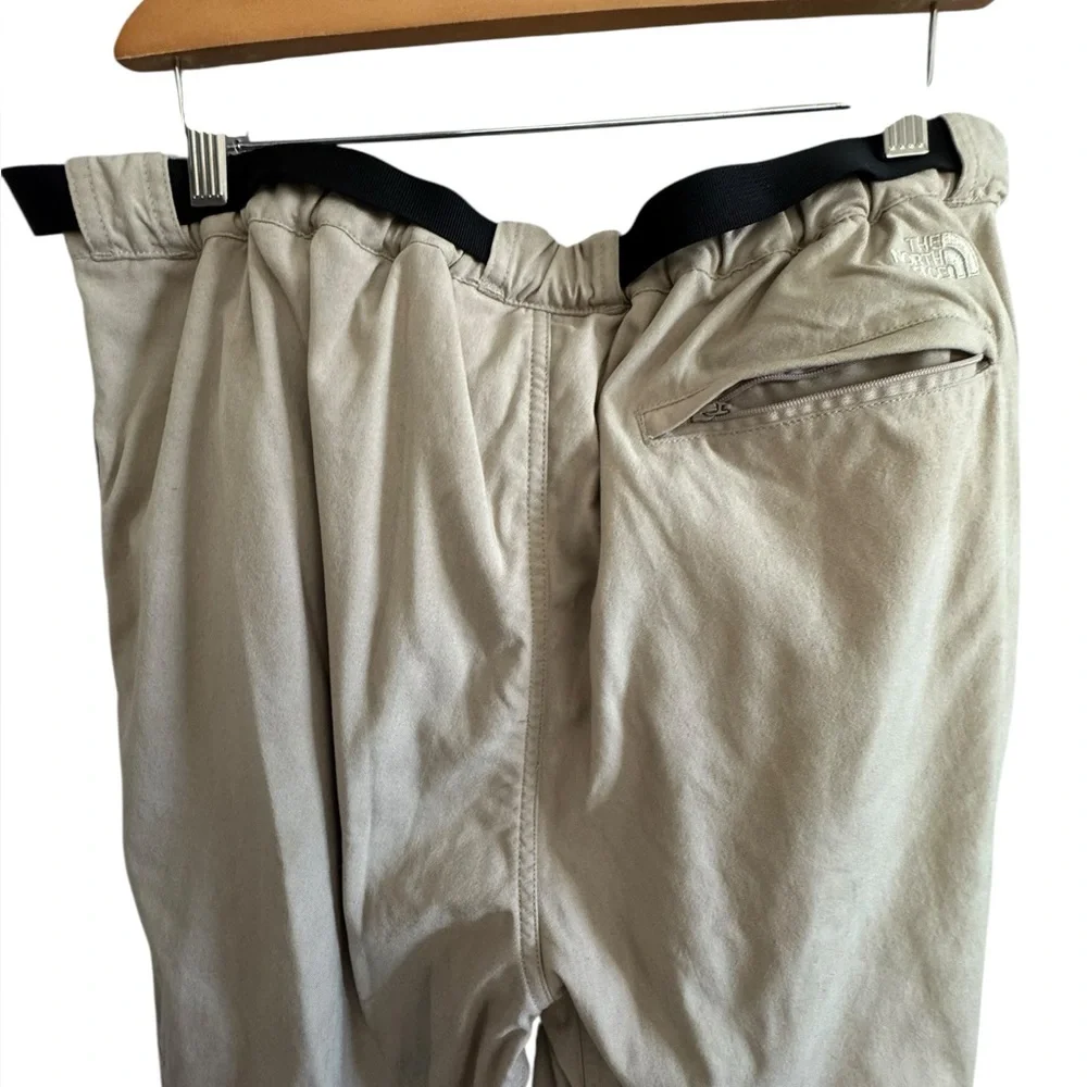 The North Face men’s hiker belted pants size 38